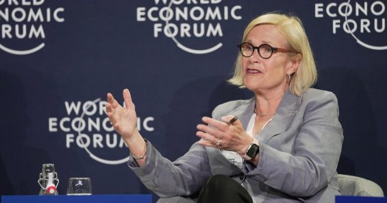 NEGOCIACIÓN COLECTIVA PARA EL BIEN COMÚN – CHRISTY HOFFMAN LLEVA EL MENSAJE DE UNI AL FORO ECONÓMICO MUNDIAL DE DAVOS 