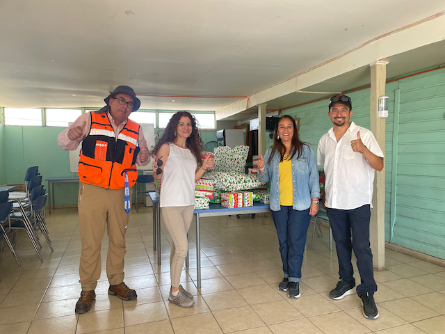 Sindicato SISAN entregó regalos de navidad a Familias de la comunidad de Huechún