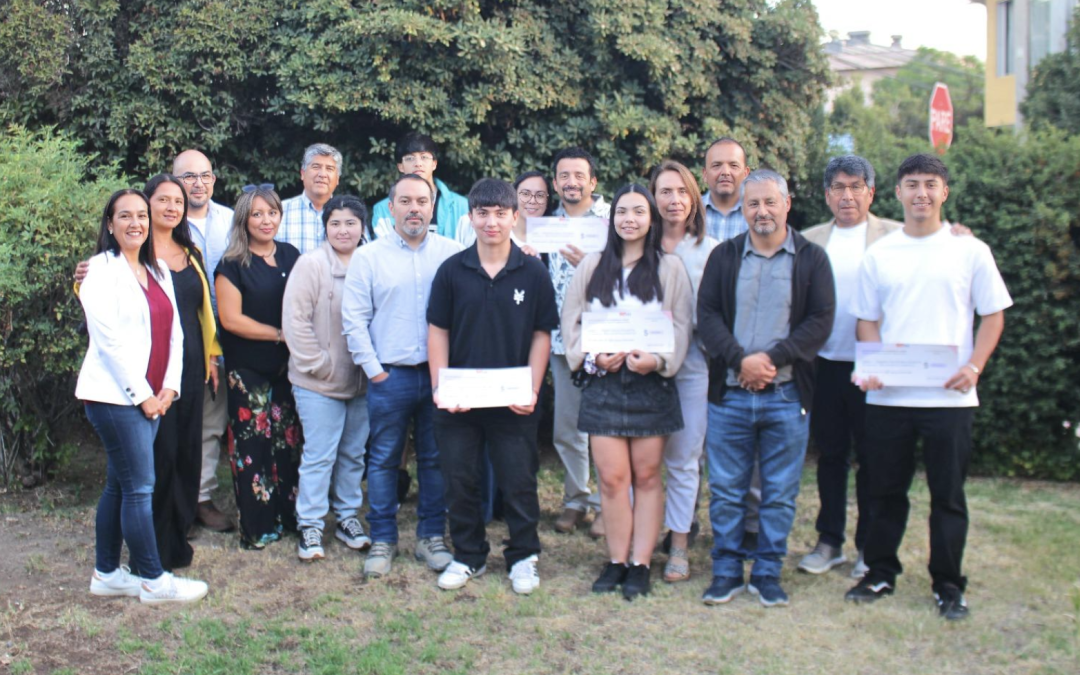SOCIOS RECIBEN BENEFICIO SISAN POR EXCELENCIA ACADÉMICA